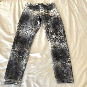 Lululemon wunder unders size 6